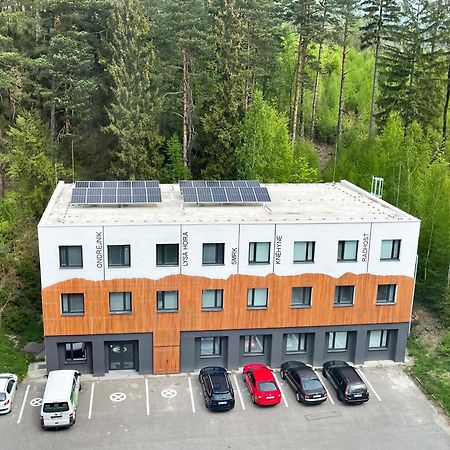 Beskydy House Hostel Rožnov pod Radhoštěm Kültér fotó
